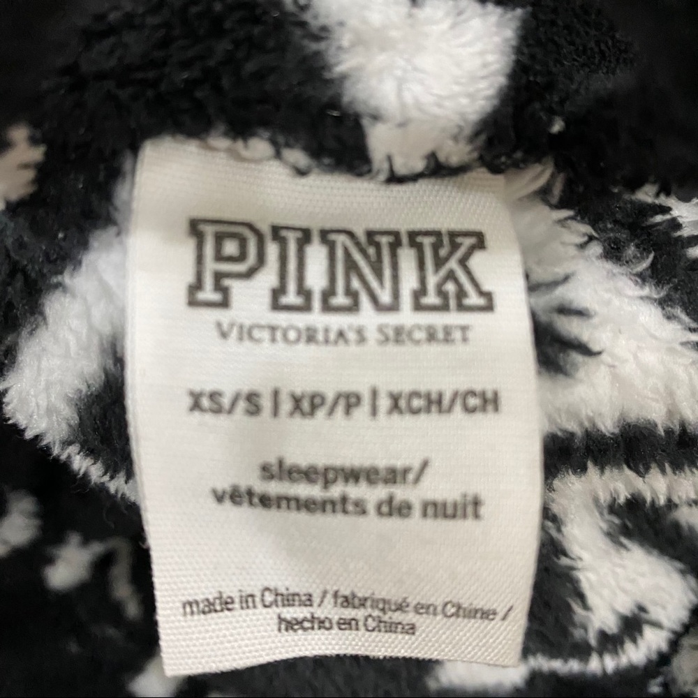 Victoria’s Secret Pink Robe - Picture 3 of 3